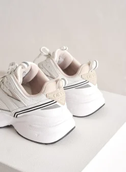 100 Sneakers*AIM’N Outlet