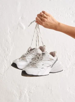 100 Sneakers*AIM’N Outlet