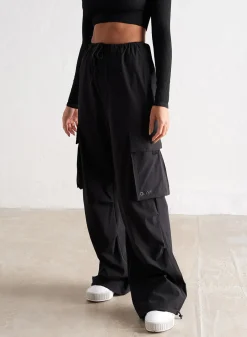 Windbreaker Parachute Pants*AIM’N Online