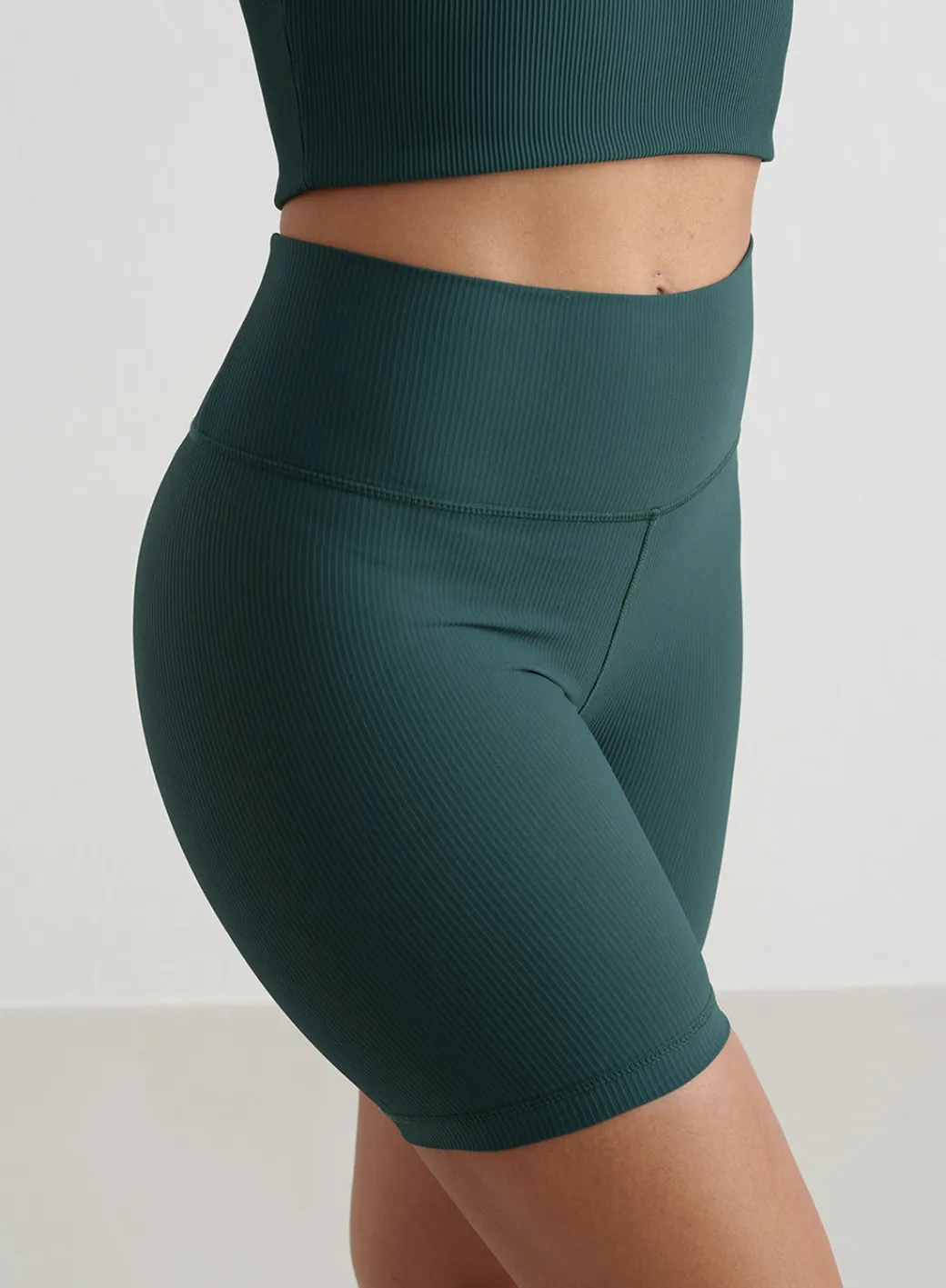 Ribbed Performance Midi Biker Shorts*AIM’N Discount