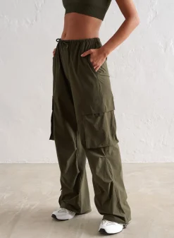 Windbreaker Parachute Pants*AIM’N