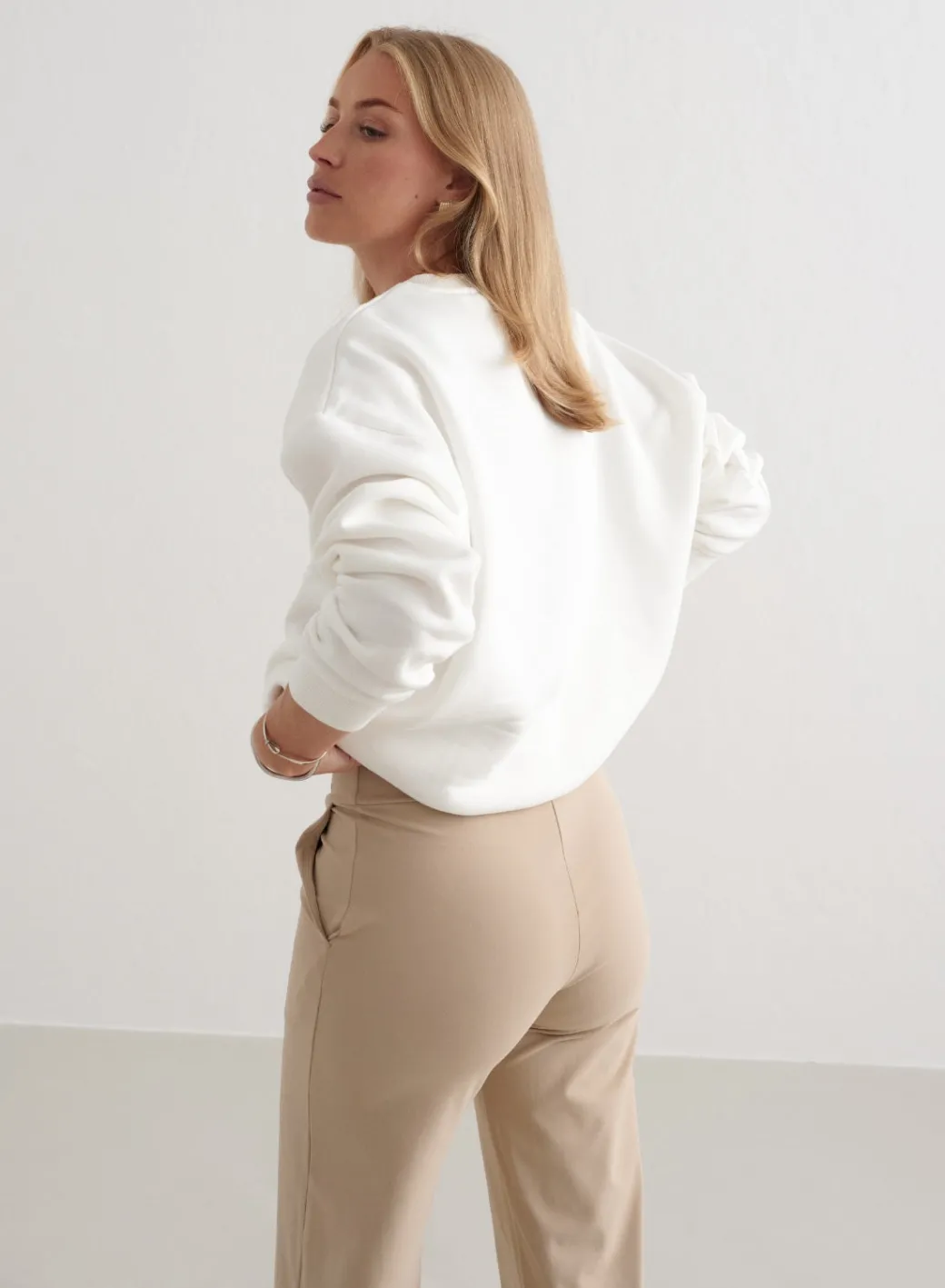 Heritage Sweatshirt*AIM’N Online